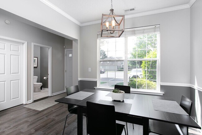 Foto del edificio - 3 Bd / 2.5 Bth townhouse in SW Durham Aubu...