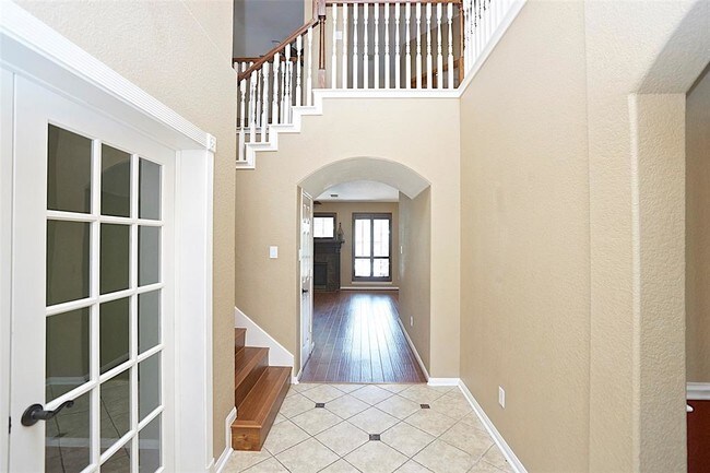 Building Photo - 14306 Arlington Pl