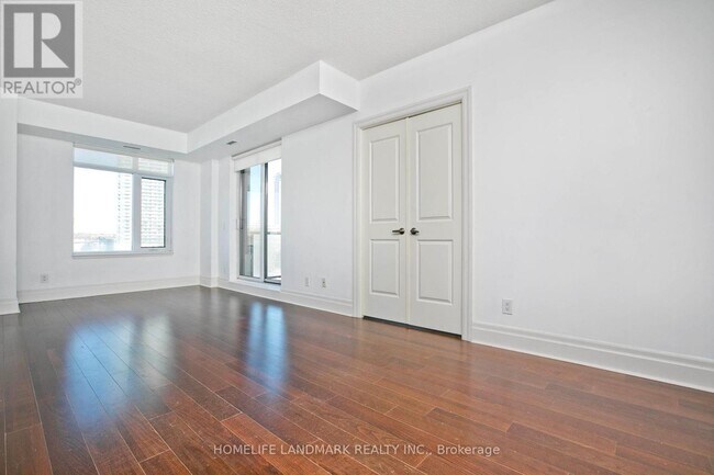 Building Photo - 151 Upper Duke Crescent