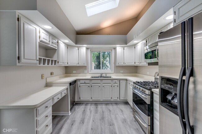 Foto del edificio - 1332 Stonegate Rd