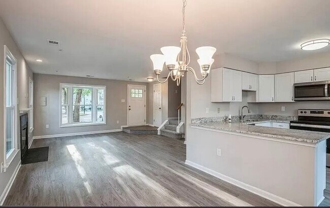 Foto del edificio - 15501 Empress Way