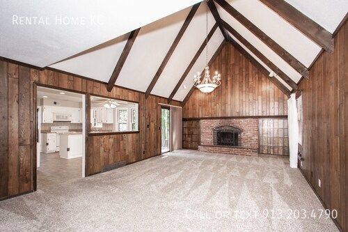 Foto del edificio - 12561 W 105th St