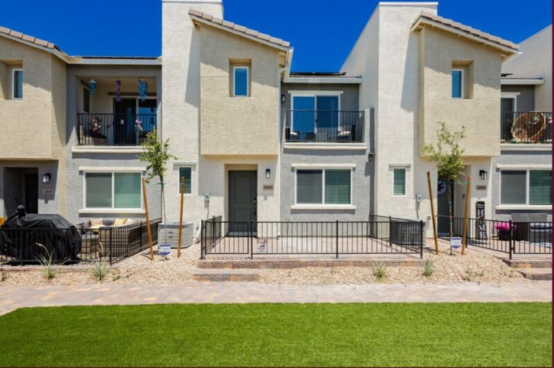Foto principal - 2845 Azure Moon Ct