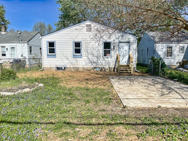 Building Photo - Section 8 Approved!! Newly Rehabbed 3 Bed ...