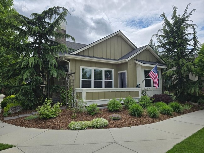 Building Photo - Wonderful Patio Home In The Mill District ...