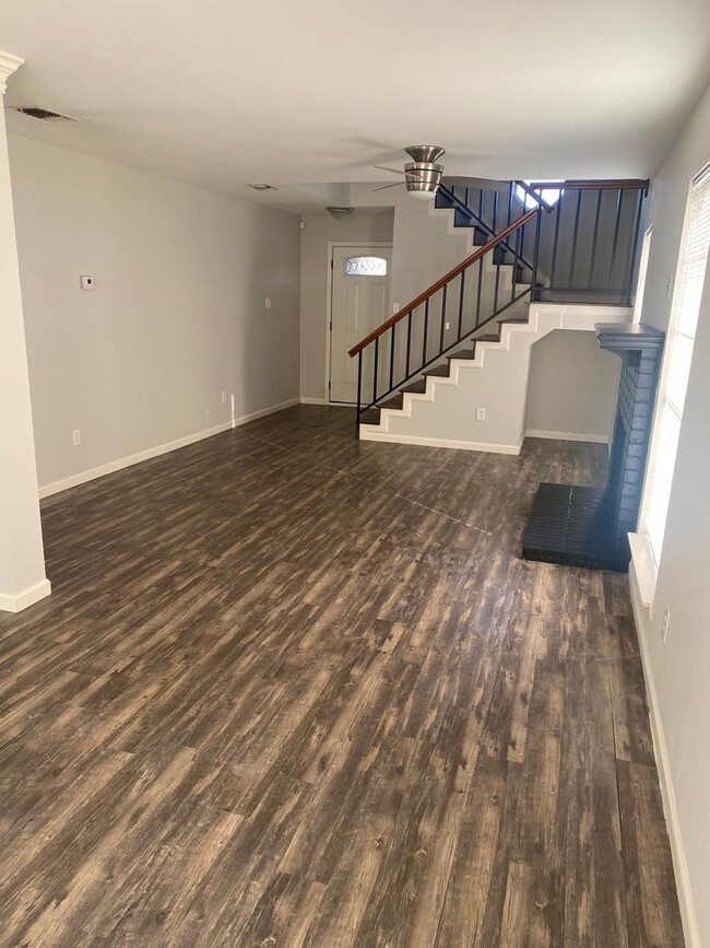 Foto del edificio - 318 Spanish Moss Dr