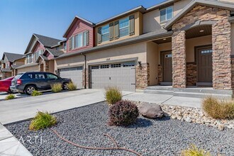 Building Photo - 1317 SilverCrest Dr