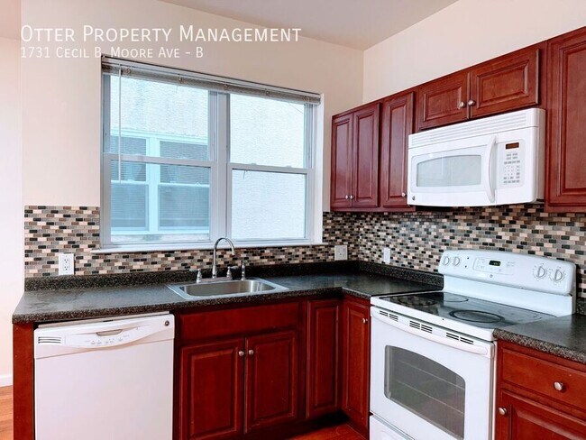 Foto del edificio - 1731 Cecil B. Moore Ave
