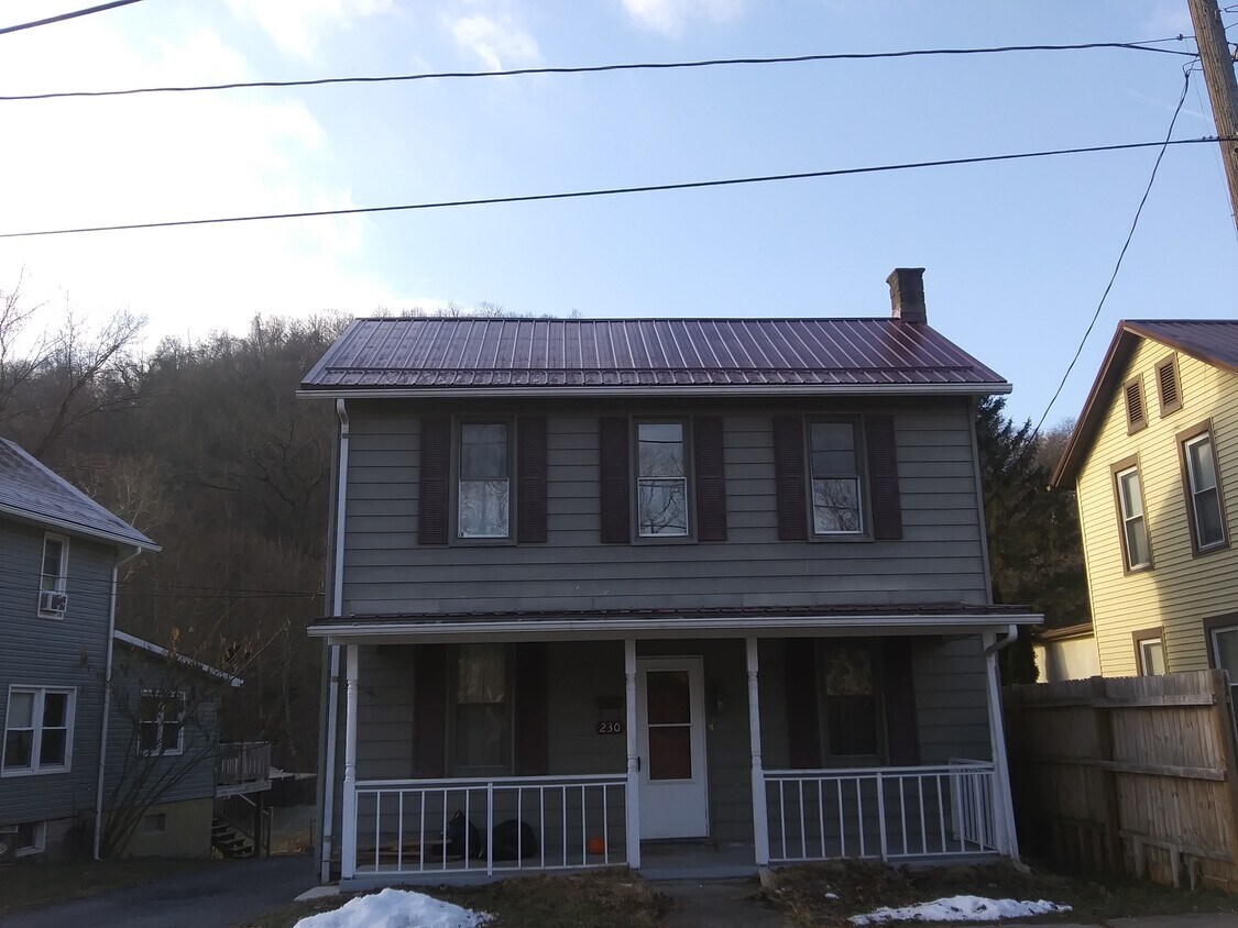 230 Liverpool St, Mount Union, PA 17066 House Rental in Mount Union