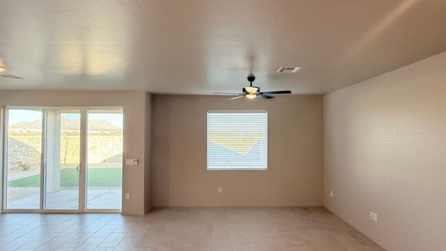 Building Photo - Light and airy 3-bed, 3-bath townhome in one of the area’s most highly desired Red Hawk area.