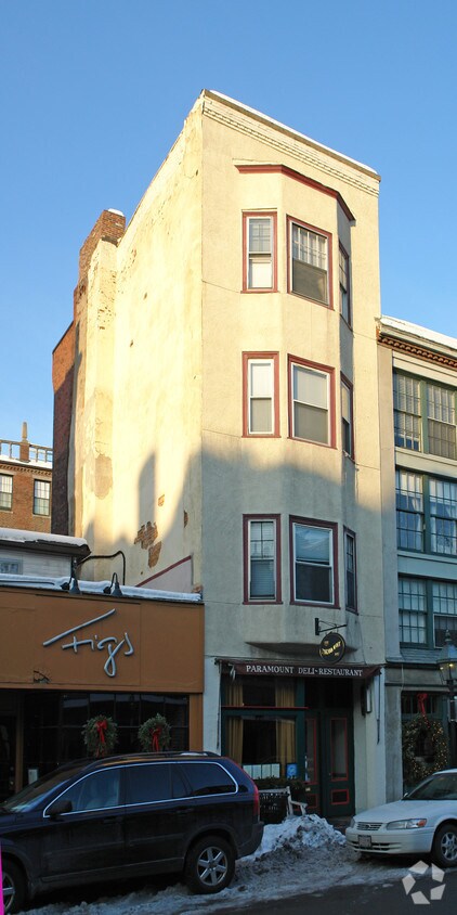 Primary Photo - 44 Charles St