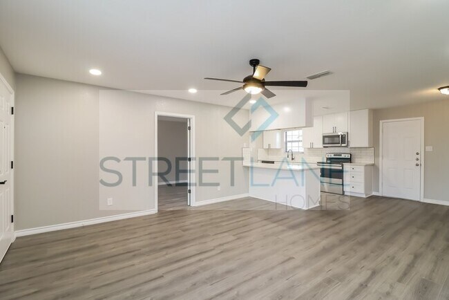 Building Photo - REDUCED!