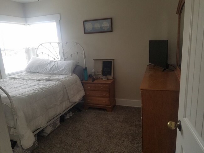 Foto del edificio - 300 W Hill Ct