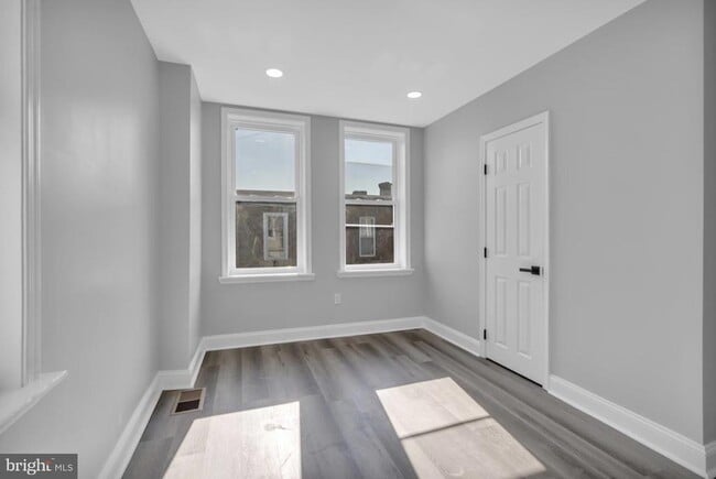 Building Photo - 119 S Redfield St