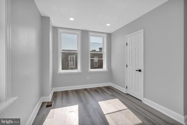 Foto del edificio - 119 S Redfield St