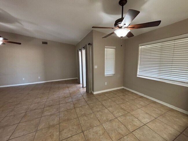 Foto del edificio - 3 Bedroom - 2 Bath Home