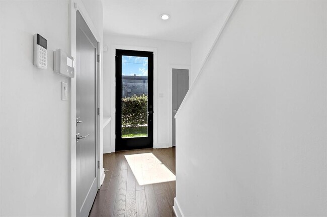 Foto del edificio - 1405 Sylvester Rd