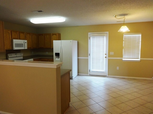 Building Photo - 114 Elbow Cir