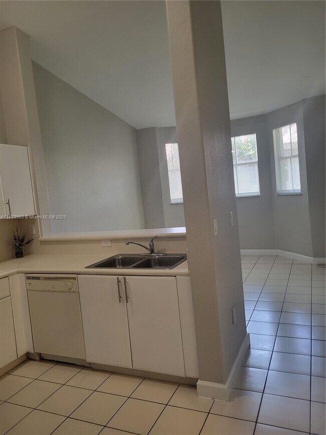 Foto del edificio - 1662 SE 27th Dr