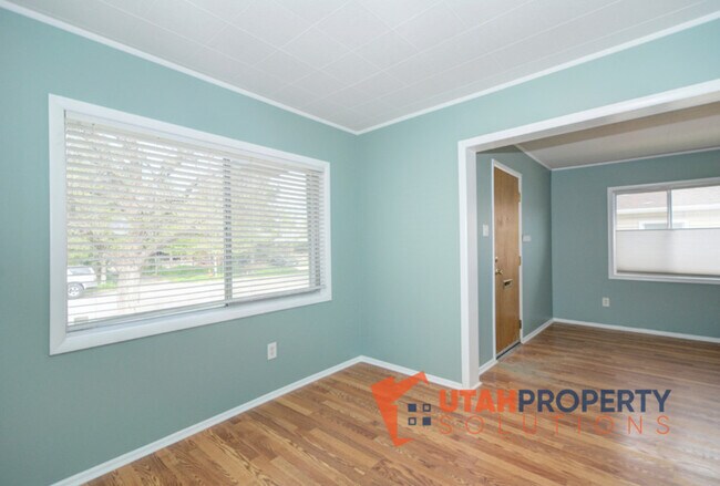 Photo - 1319 S Roberta St House