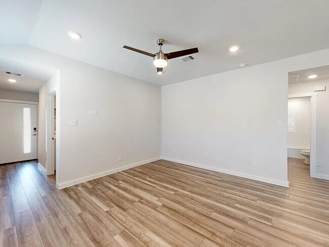 Foto del edificio - "Charming 3-Bedroom Retreat in College Station!"