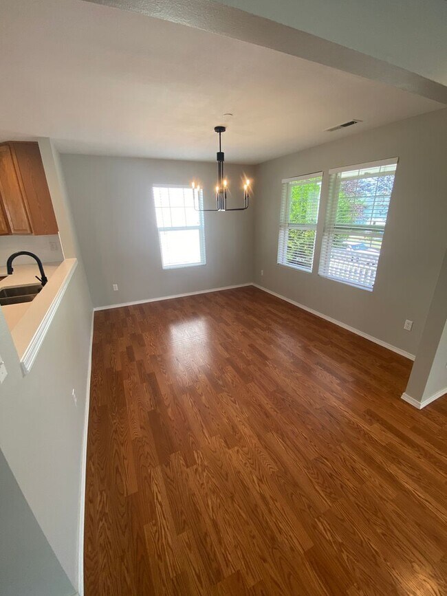 Foto del edificio - 1851 Johnson Avenue