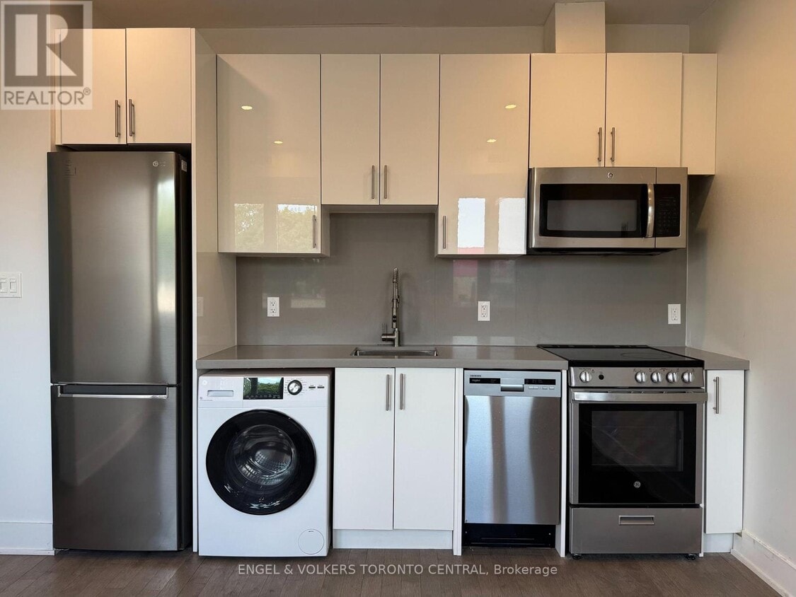 Photo principale - 1415 Gerrard St E