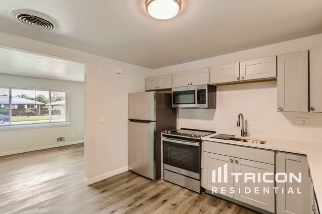 Building Photo - 3115 Xanadu St