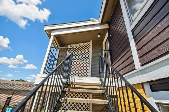 Foto del edificio - 2 Bedroom 2 Bath Condo across from communi...