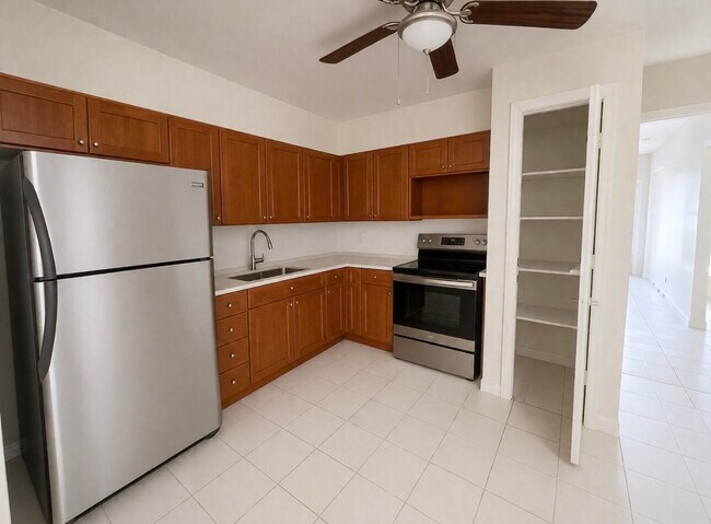 Building Photo - 5725 NW 14th Ct