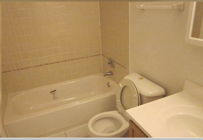 1st Bath room - 274 W Ct of Shorewood
