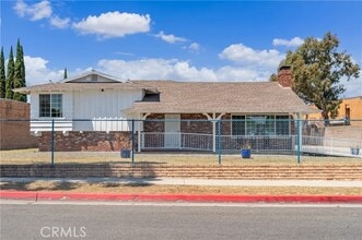 Building Photo - 1345 S Jellick Ave