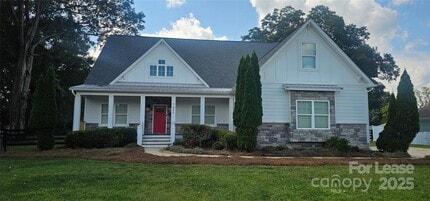 Building Photo - 211 Scottish Highland Rd