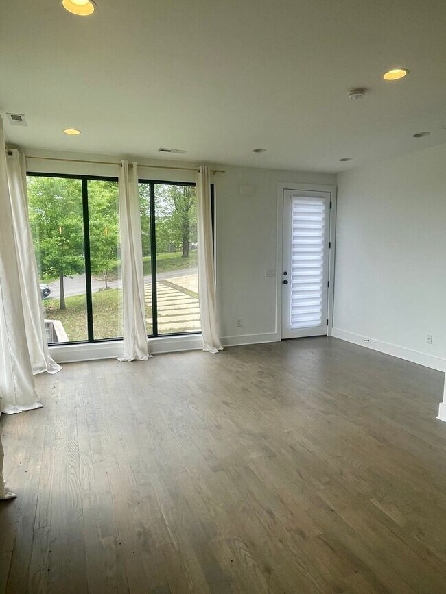 Photo - 233 Riverside Dr. Nashville, TN 37206 House