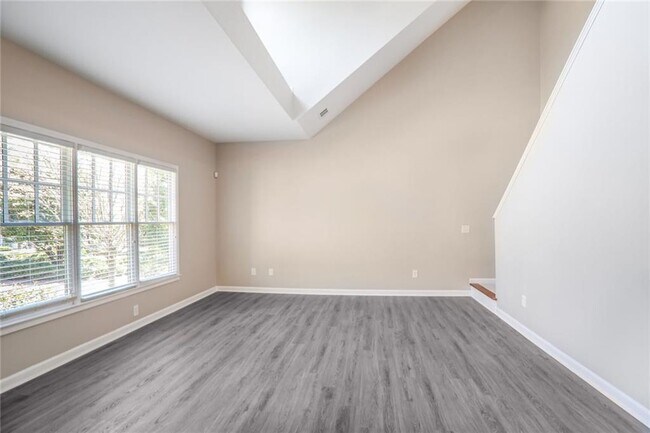 Foto del edificio - 1784 Hollingsworth Blvd