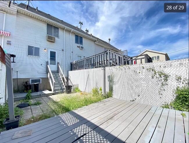 Building Photo - 407 Raritan Ave