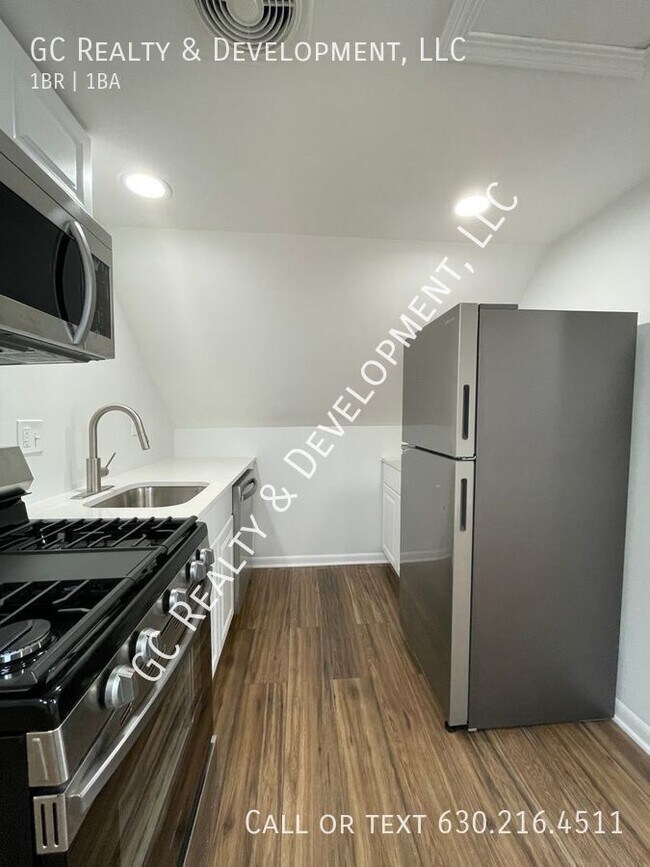 Building Photo - *** STUNNING 1 BDRM / 1 BTH / QUARTZ / STA...