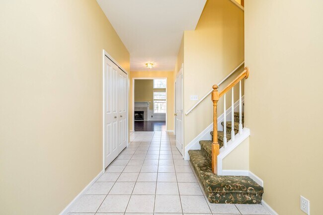 Foto del edificio - 466 Ivy Ln