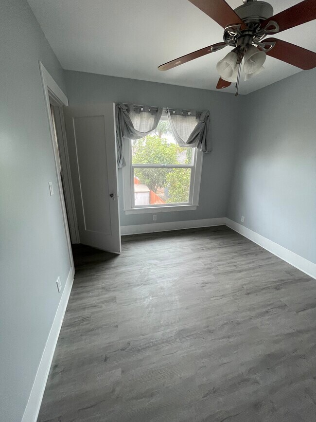 Building Photo - 335 N Palos Verdes St