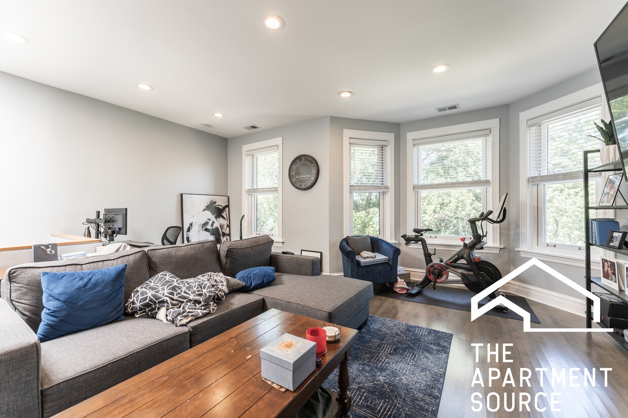 Foto principal - 3141 N Oakley Ave