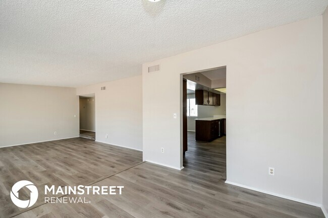 Building Photo - 9722 E Golf Links Rd