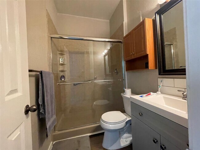 Foto del edificio - 1404 Norwalk Ln