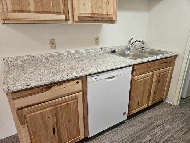 Building Photo - Juniper Court Apartments