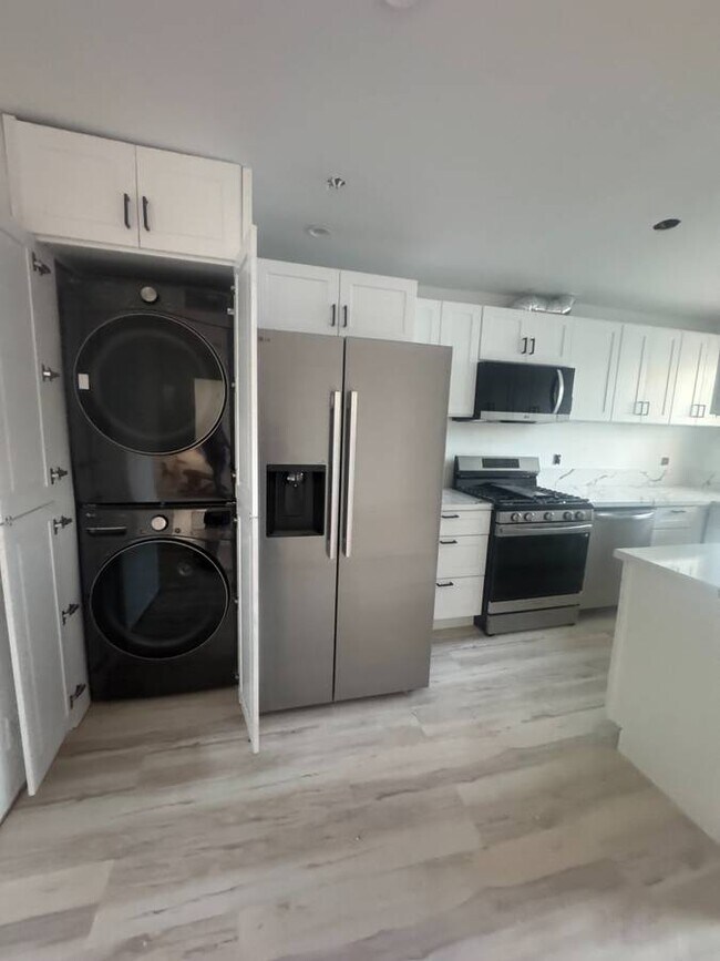 Foto del edificio - 522-528 N Alexandria Ave