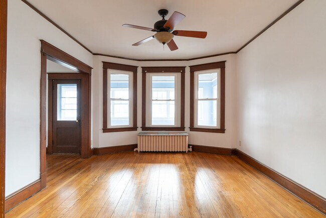 Living Room - 1 - 563 Morris St