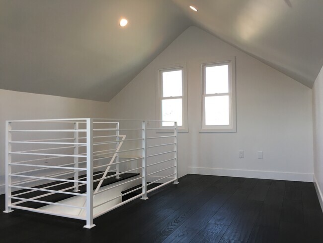 Foto del edificio - 835 1/2 Waterloo St