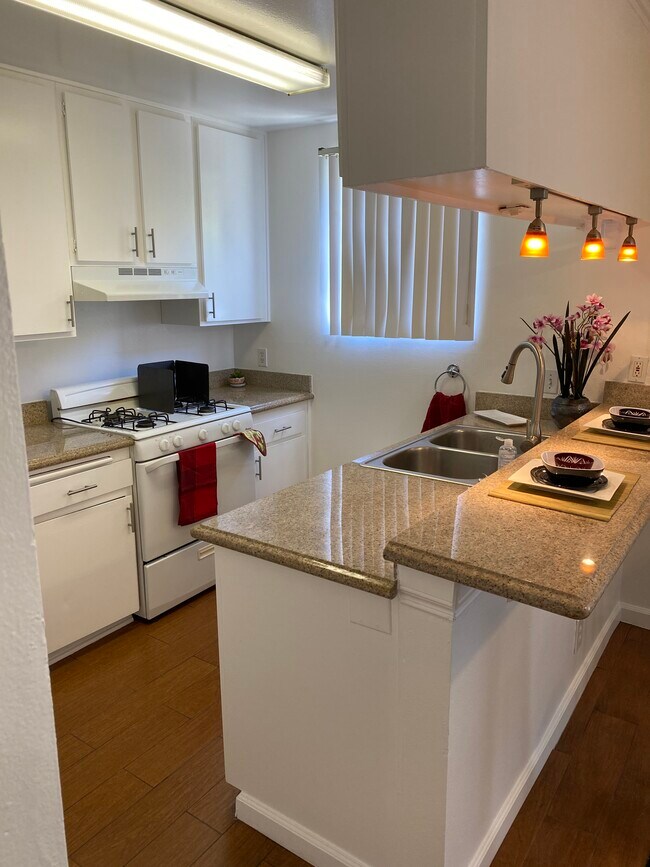 Foto del edificio - 1943 Vista Del Mar Ave