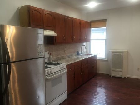 Primary Photo - 179 E 5th St
