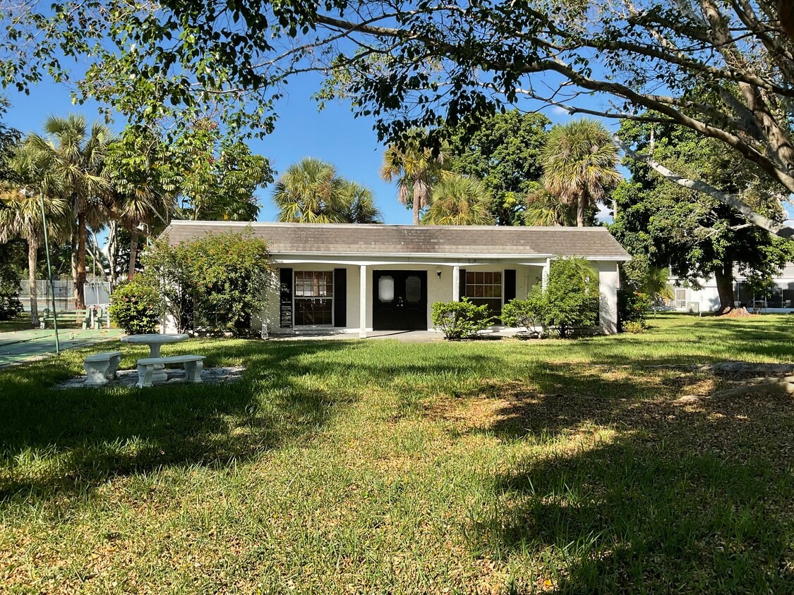 Foto del edificio - 4511 3rd Street Cir W