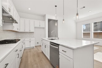 Building Photo - 4916 Northern Wds Dr